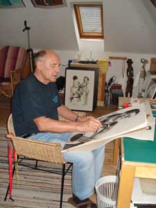 Peter Gnther beim Zeichnen in seinem Atelier